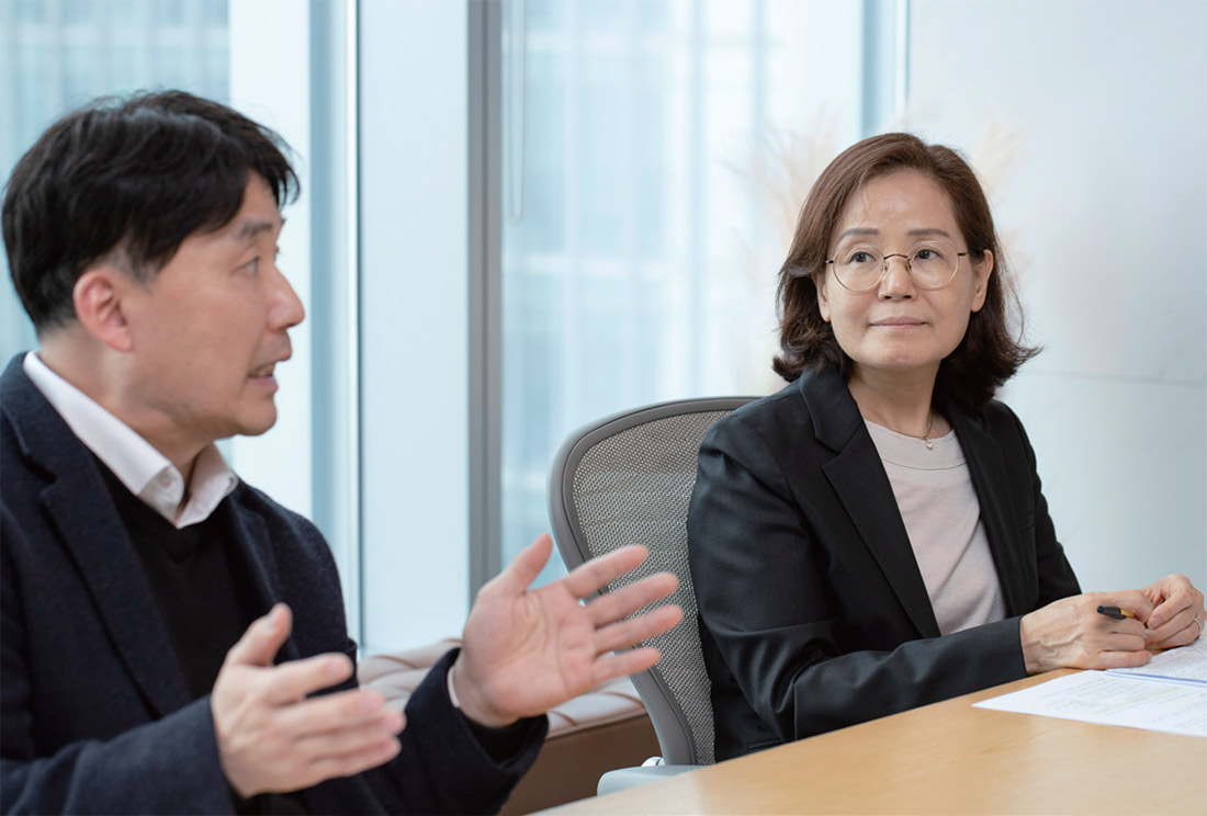 좌담중인 조범철 본부장과 심미선 교수